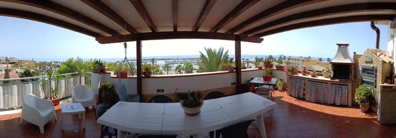 Вилла La Terrazza Di Pollon Сан-Леоне Экстерьер фото
